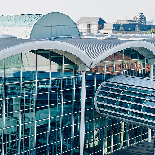 Hamburg Messe - Glass facade of the B halls on Karolinenstraße with Skywalk